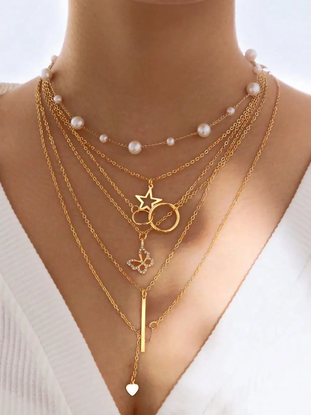 11/5-piece fashionable women's multi piece necklace set suitable for outdoor wear and beach vacations