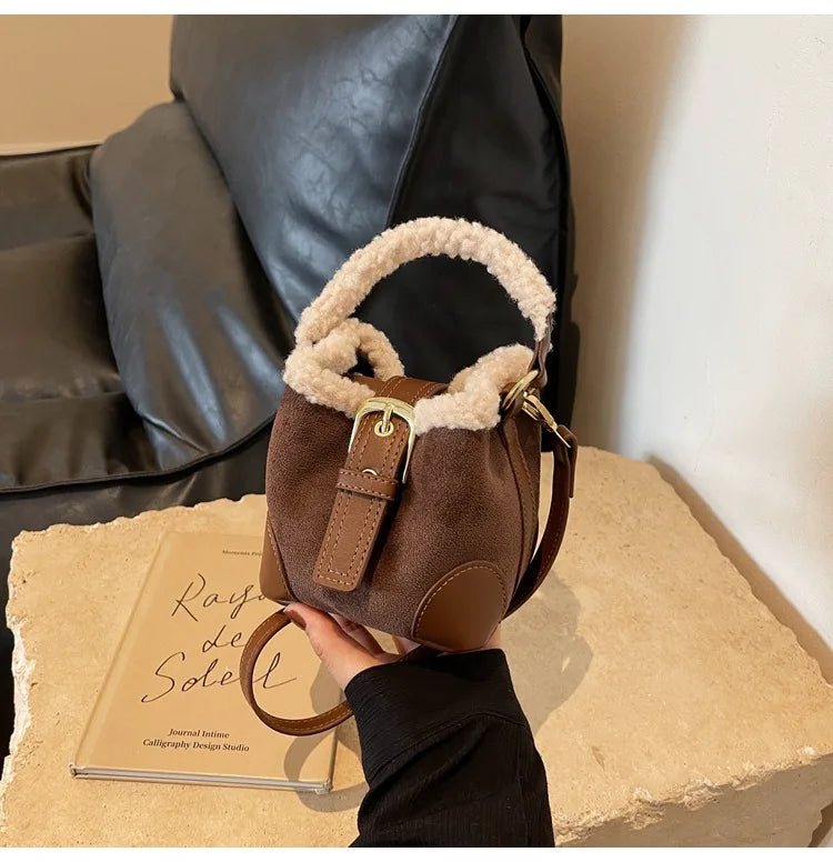 Women's Bags Bucket Shoulder Handbag Autumn Winter Vintage Versatile Lamb Wool Handbag Elegant Fashion Crossbody Bag Wholesale