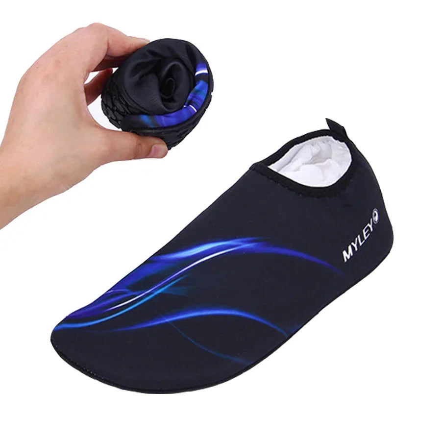 Water Shoes Men and Women Beach Camping  Adult Flat Soft Walking Lover Yoga  Sneakers Zapatos De Mujer Barefoot Shoes