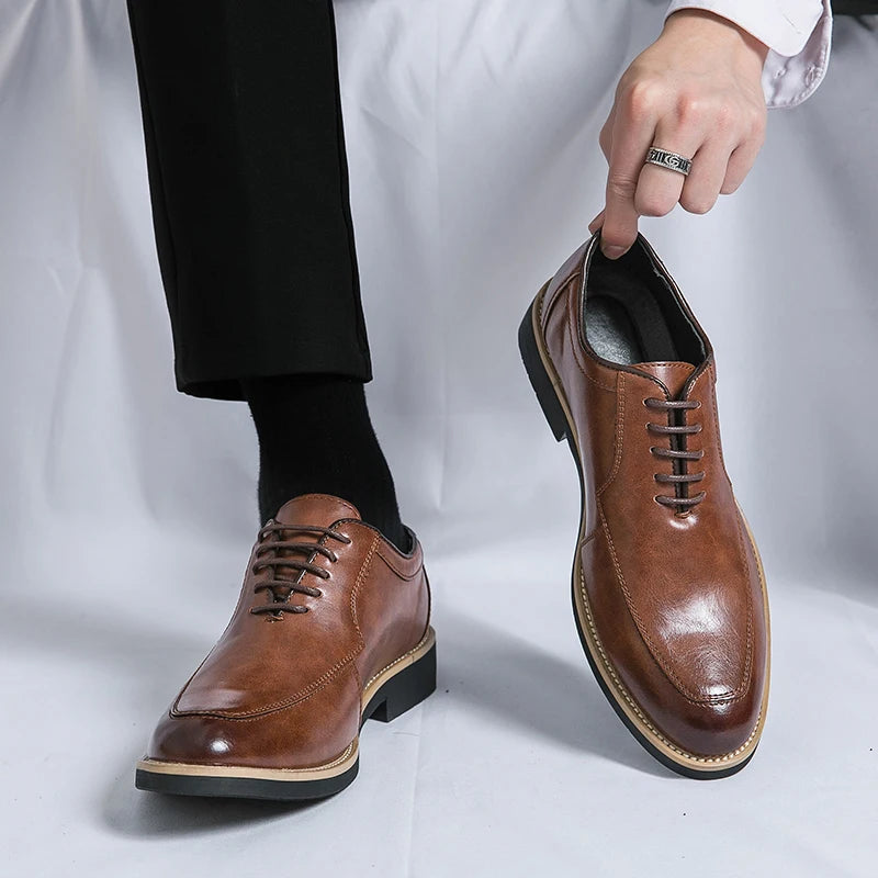 High End Brand Men's Party Formal Shoes Lace Up Pointed Men's Glossy Leather Shoes Classic Elegant Business Shoes Free Delivery