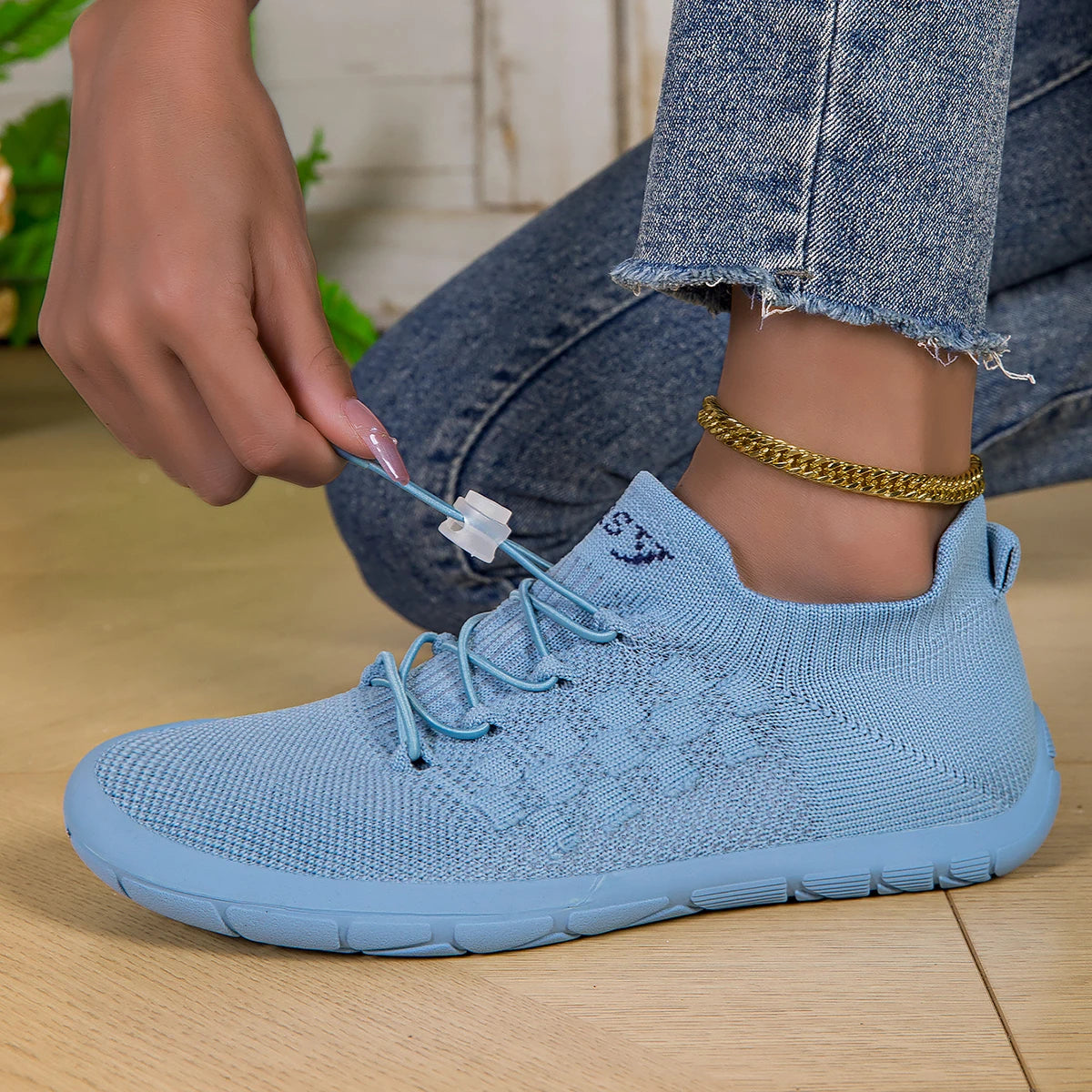 Women Minimalist Hiking Shoes Wide Fit Breathable Soft Bottom Anti-Slip Thin Sole Mountaineering Footwear for Outdoor Activities