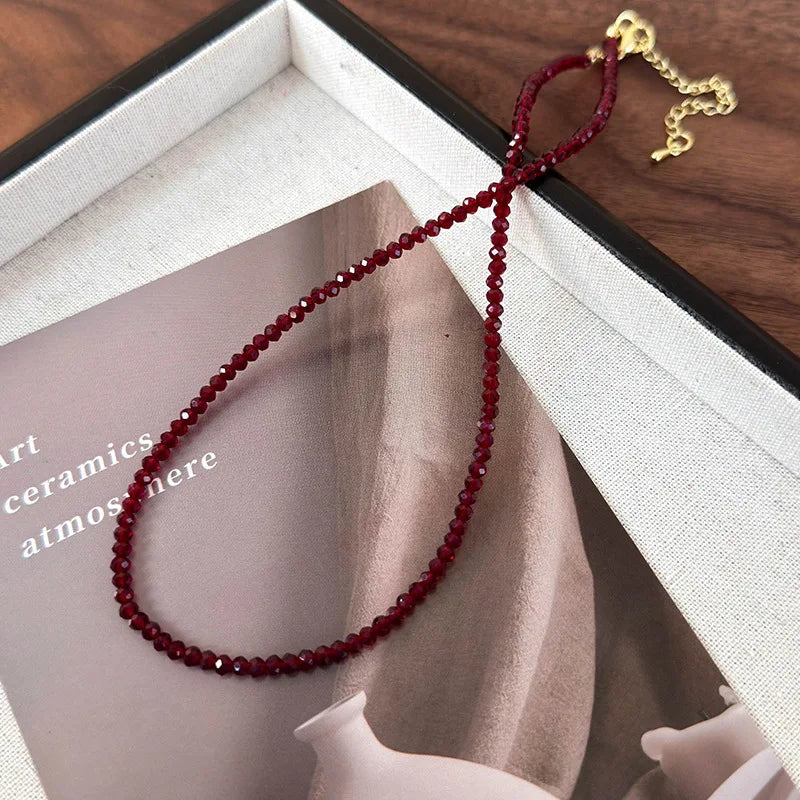 Fashionable Red Pearl Glass Bead Necklace with Unique Design and Luxury Feel for Collarbones