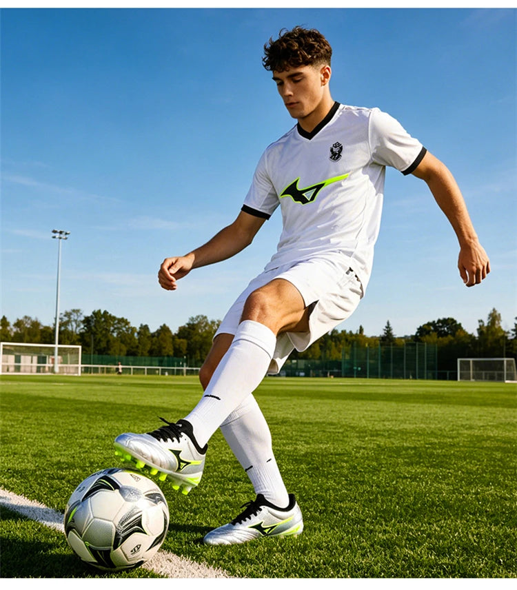 Soccer Shoes Men's Football Boots Grass Training Sports Society Soccer Cleats Non-slip Football Field Boot Crampons De Football