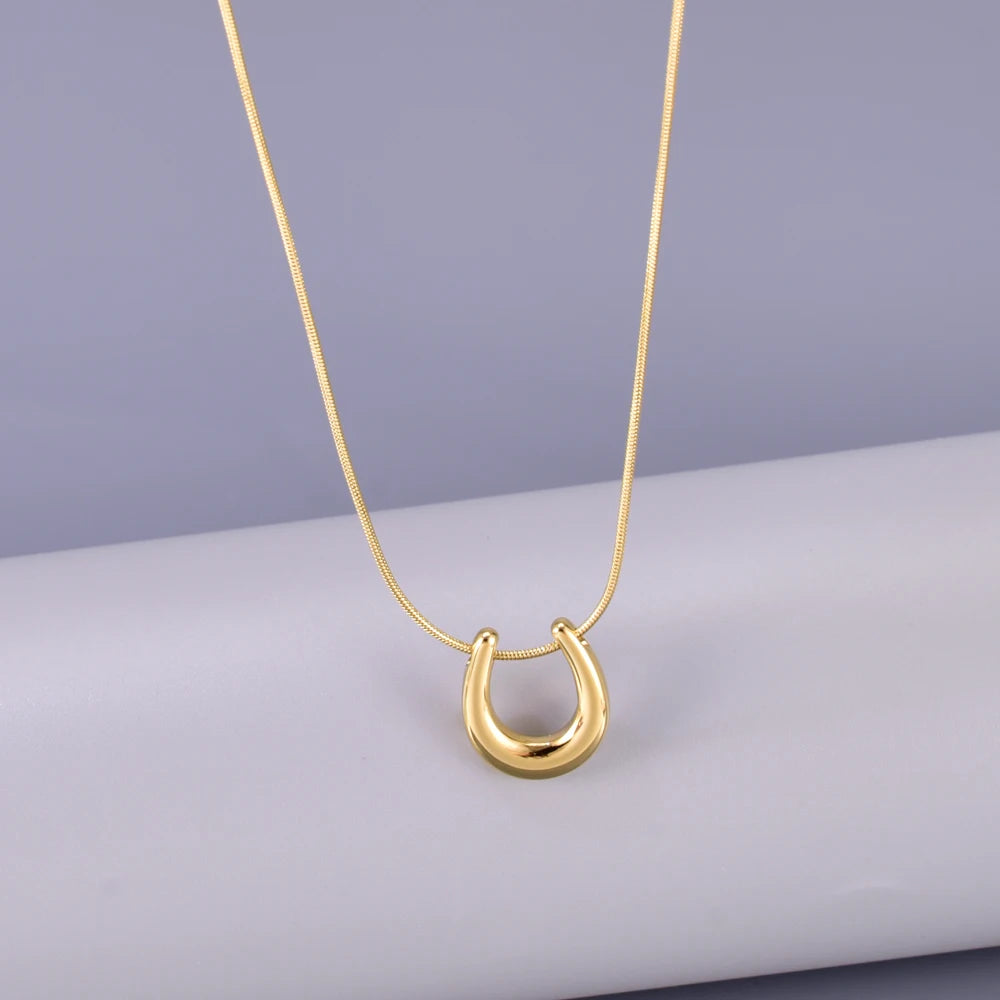 L147 European and American fashionable stainless steel geometric U-shaped necklace, women's design sense collarbone chain