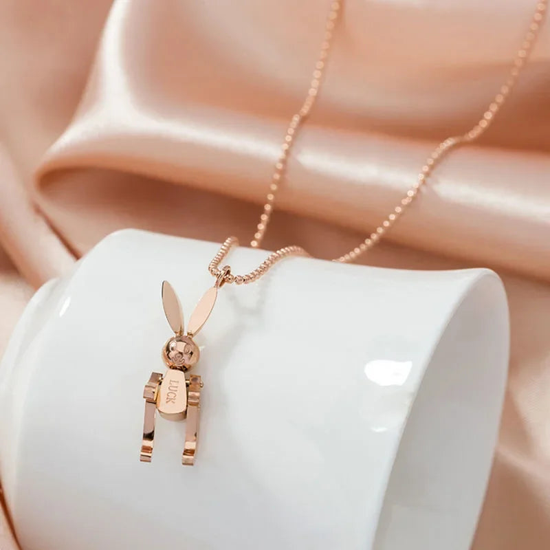 Niche design sense two wear zipper collarbone necklace women's new couple light luxury niche personality sweater chain choker