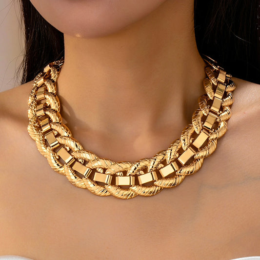 Women's Necklace, Exaggerated and Fashionable Round Buckle Chain Necklace, Suitable for Daily Wear and Parties