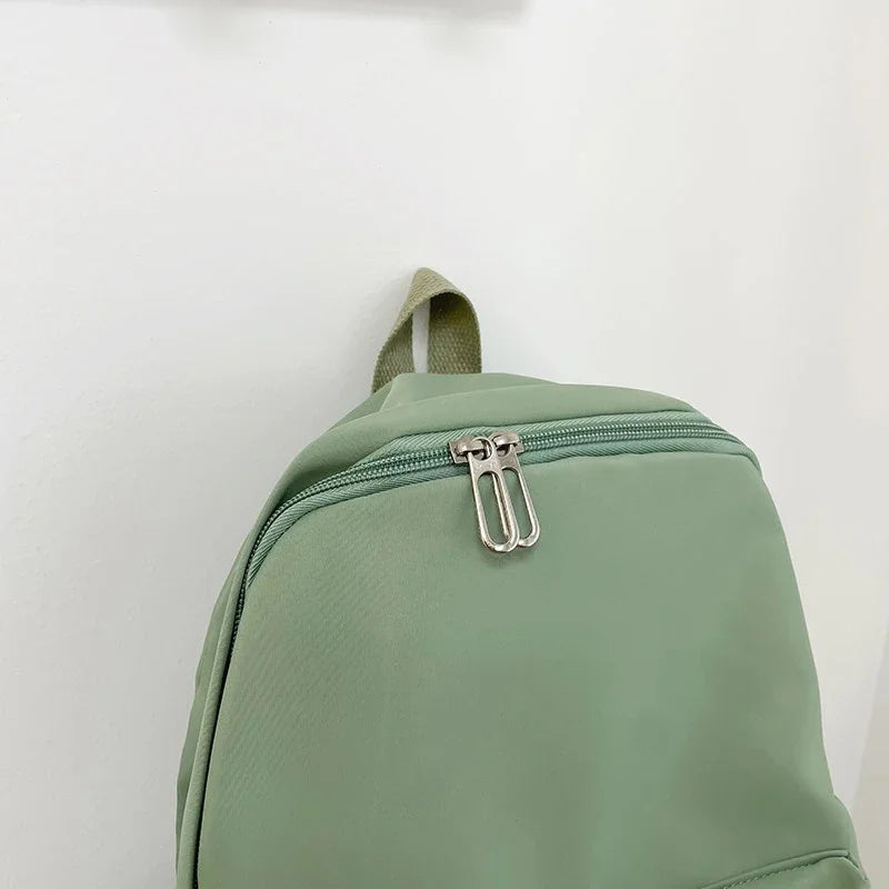 Simple Solid Color Casual Backpack Lightweight and High School Student Bag Multifunctional Backpack Suitable for Travel,School