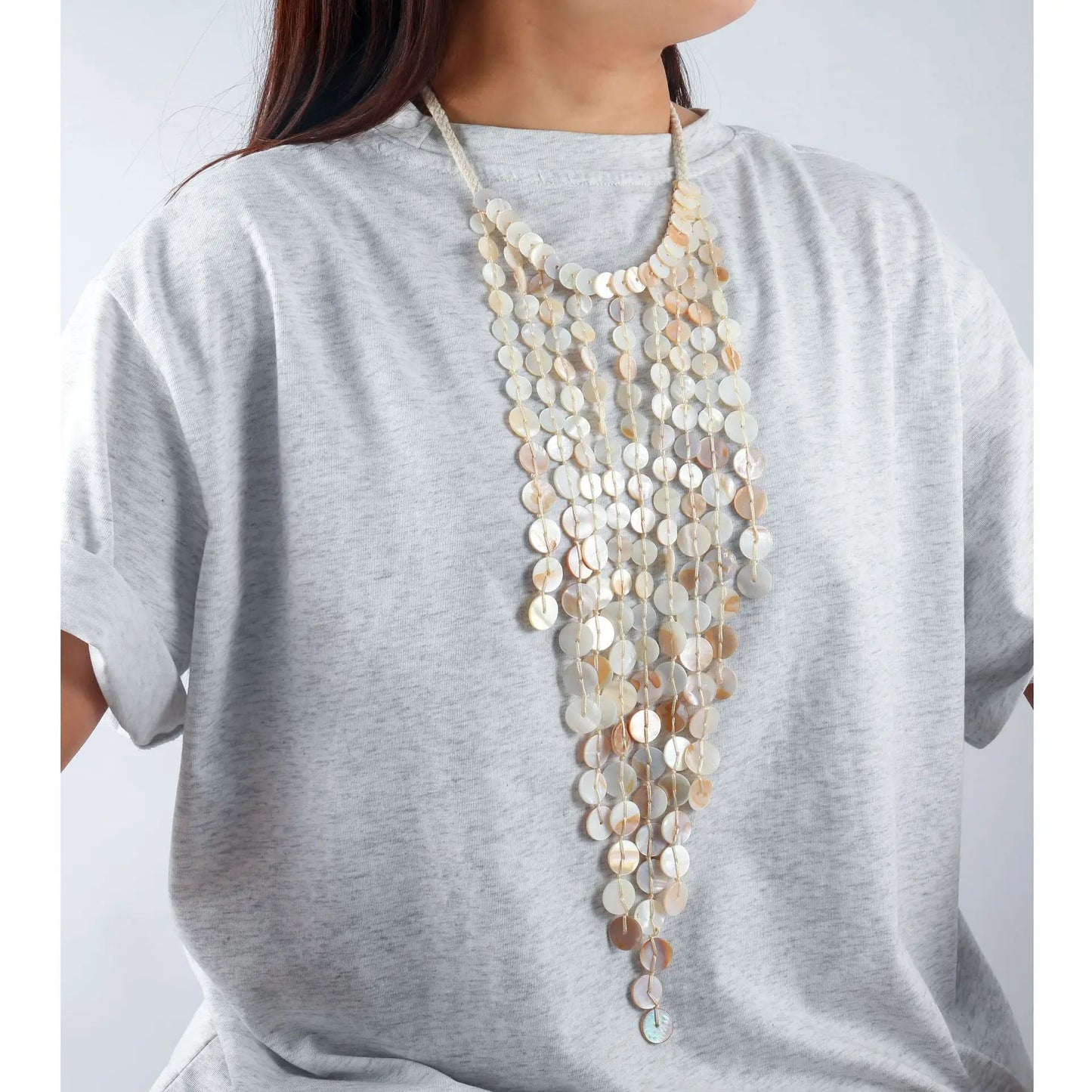 Multi-Layered Necklace Beach Vacation Style Hand-Woven Shell Tassels Simple and Fashionable for Women Accessory Party Gift