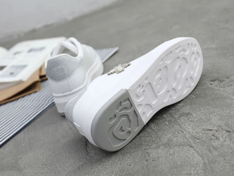 Mujer Women Platform Shoes High Quality Little bee Soft-sole Casual Shoes Female Skatboard Shoe Outdoor No Slip Walking Footwear