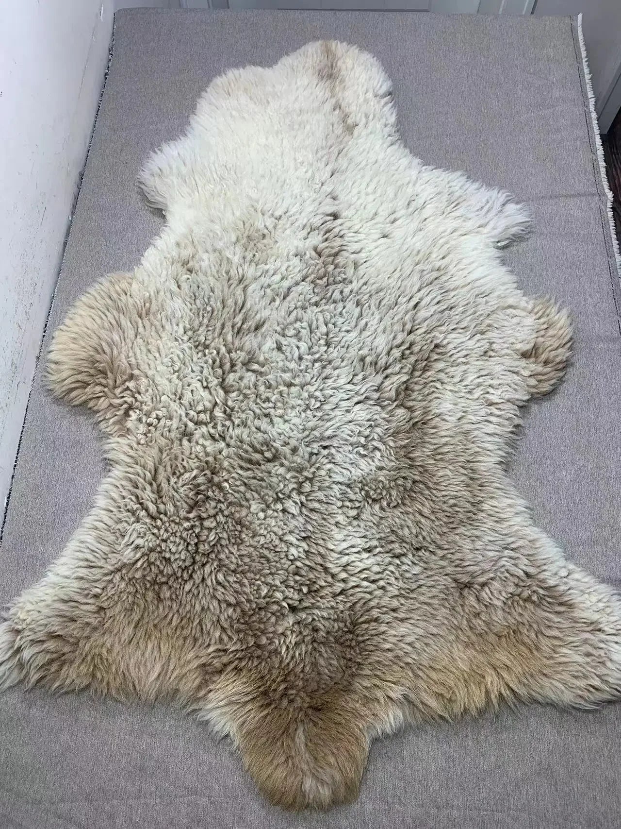 100%Sheepskin Bed Blanaturl sheepskin fur a one-piece orphan pattern sheepskin bedside blanket, leisure sofa cushion whole wool