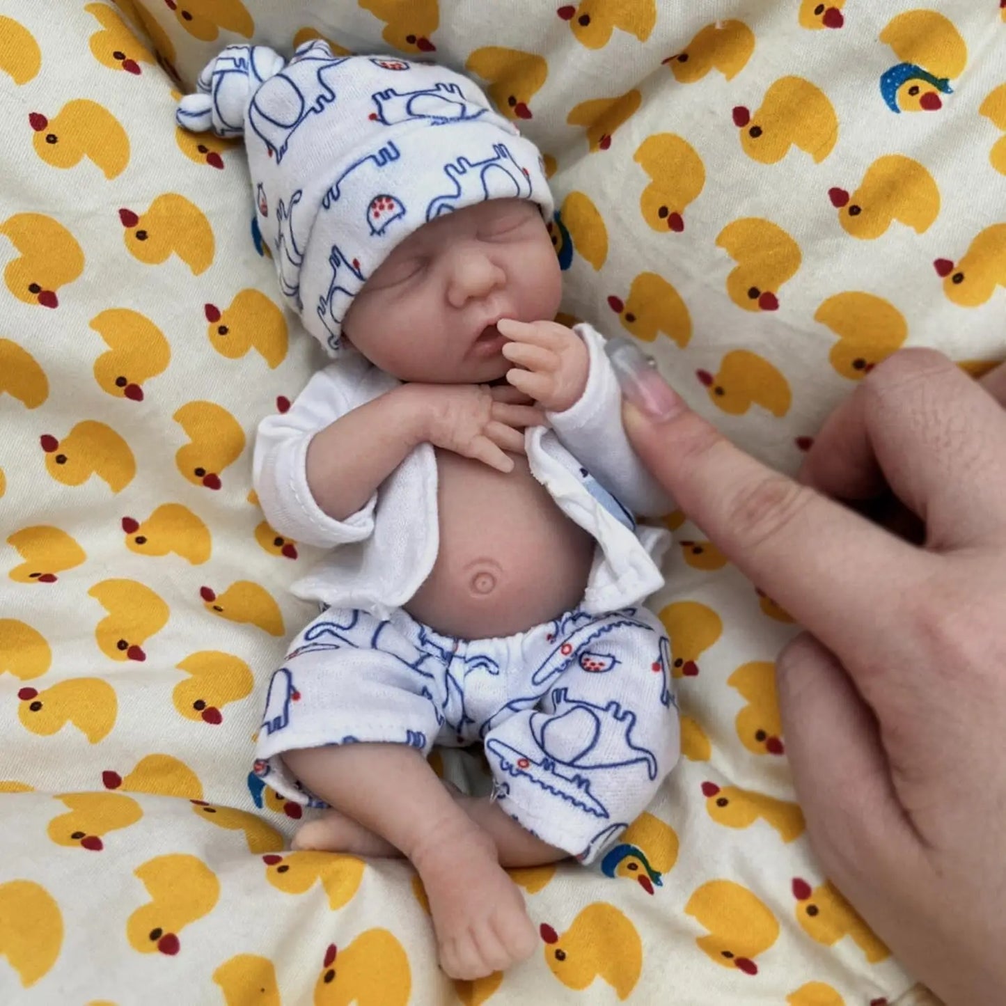 Reborn Baby Dolls 7 Inch Full Body Silicone Doll Boy Mini Realistic Newborn Baby Dolls with Feeding Accessories Gift Box