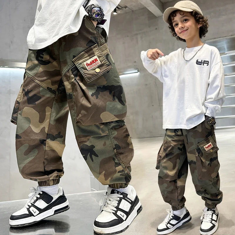 Boys' camouflage pants, fashionable flip pocket work pants, autumn clothes, teenagers' sports ankle tied pants, suitable for com
