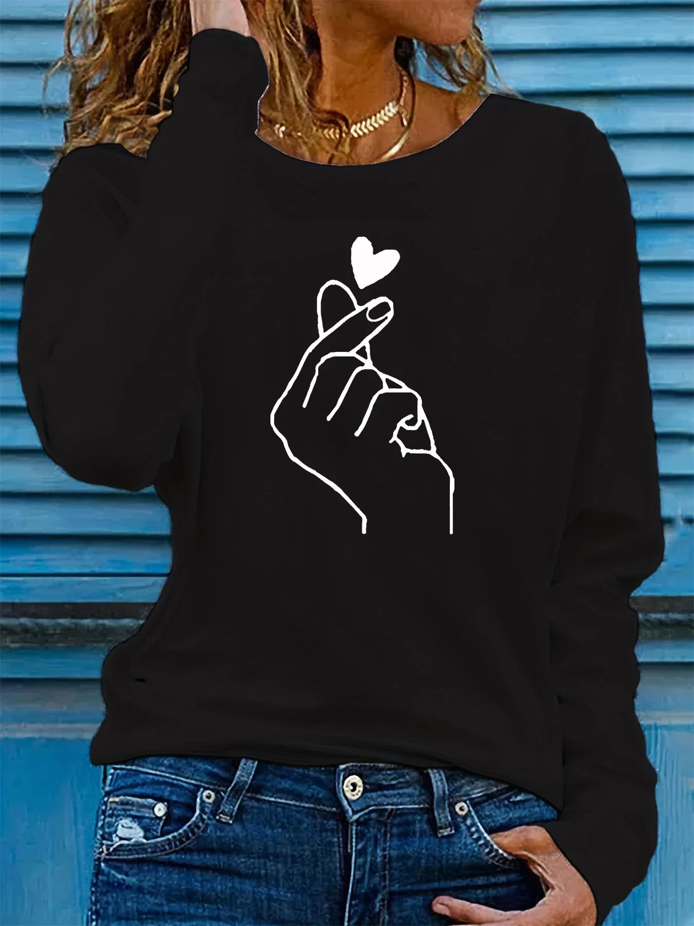 100% pure cotton women's spring and autumn casual long sleeved shirt with heart gesture graphic print round neck T-shirt