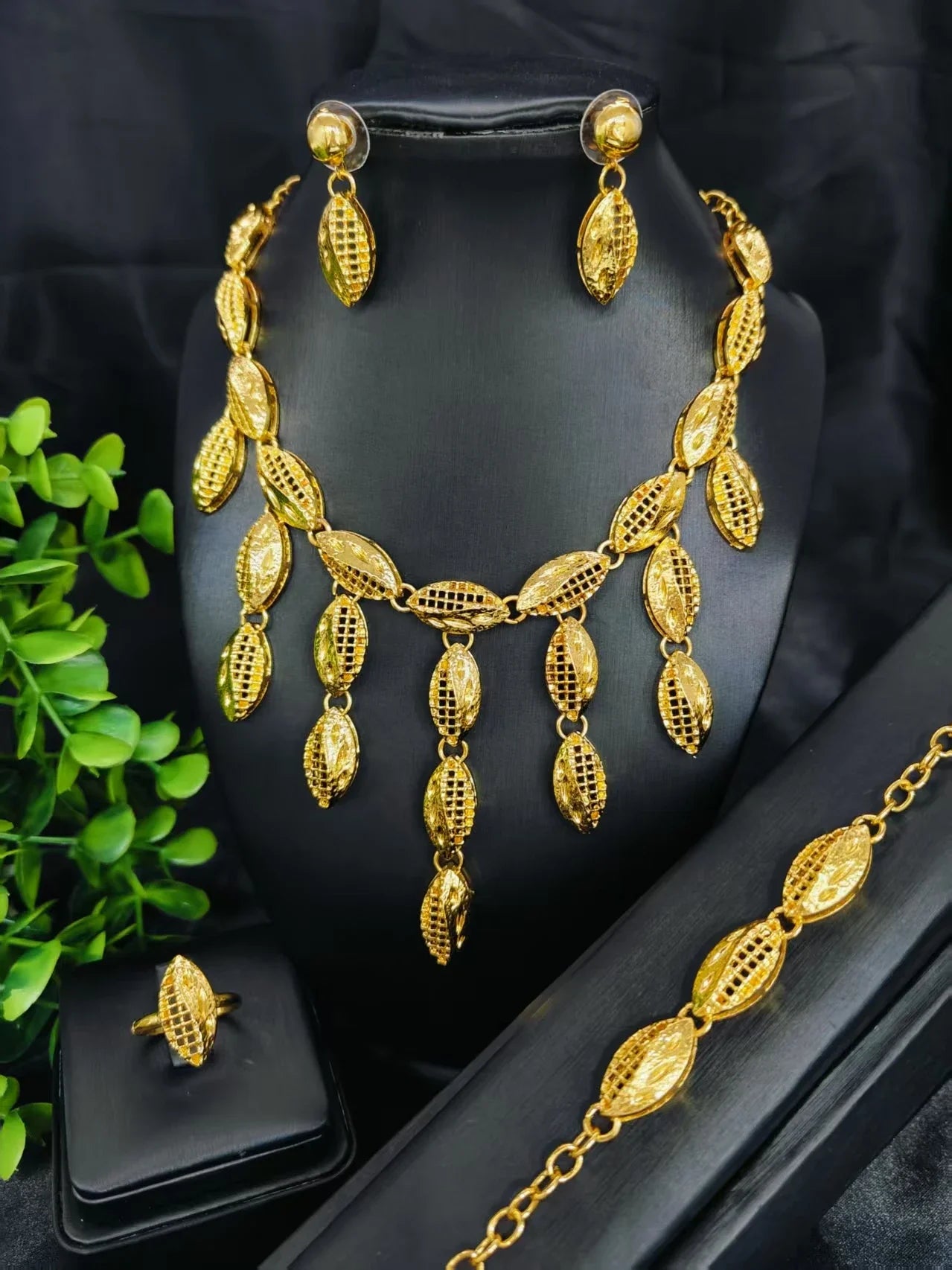 Luxury Indian Jewellery Earrings Necklace Jewelry Sets For Women Dubai Gold Color African Arabic Wedding Bridal Party Gifts