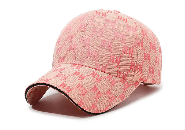 Elegant and Trendy White Baseball Cap: A Blend of Style and Versatility