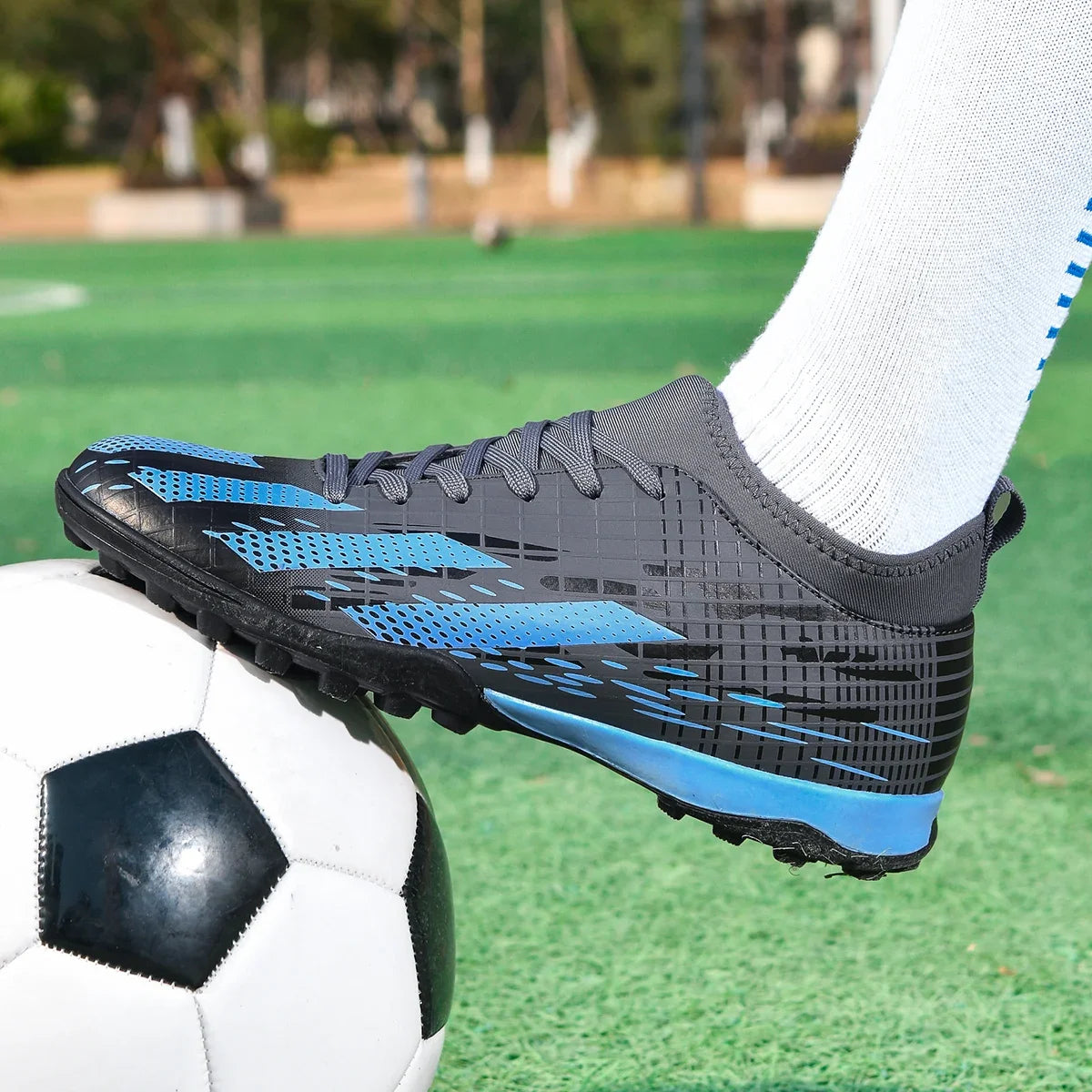 Men Professional Football Shoes Society TF/FG Soccer Shoes  Cleats Original Indoor Football Field Boots Grass Training Sneakers