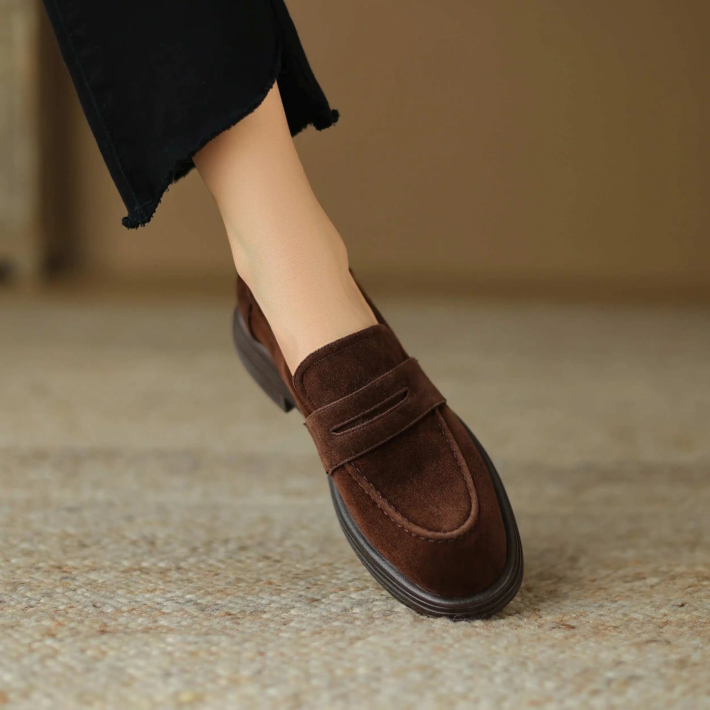 Krazing Pot Sheep Suede Size 34-41 Round Toe Med Heels Retro Mature Loafers Slip On Casual Spring Shoes Dating Brand Women Pumps