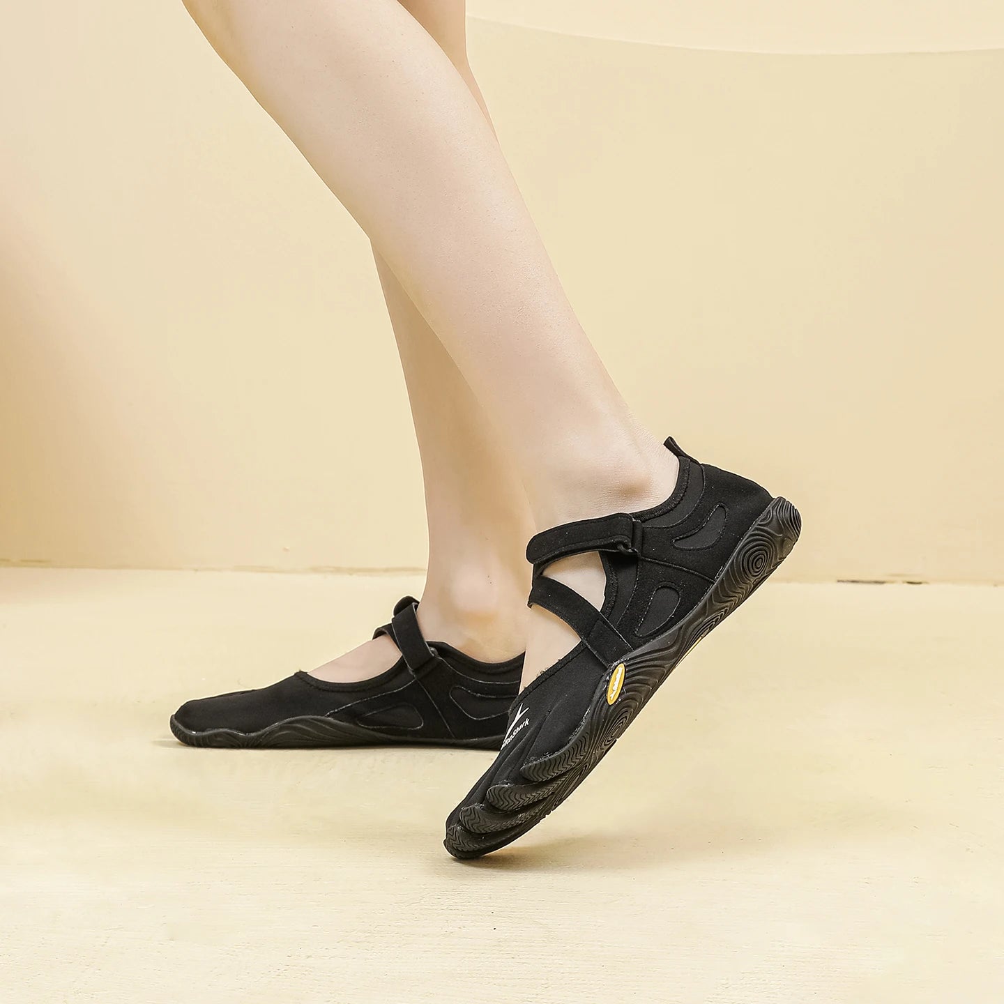Non-Slip Five Toe Shoes for Women, GallonShark Flexible Barefoot Footwear with Strap for Dance & Gym