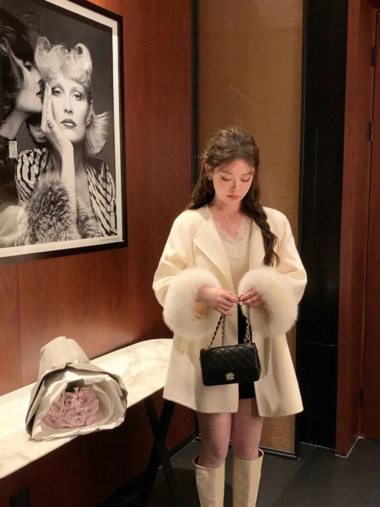 Women Double Faced Wool Coat with Real Fox Fur Sleeves 100 Wool Scarf Autumn Winter 2025 New Fashion Warm Elegant Trench Coat