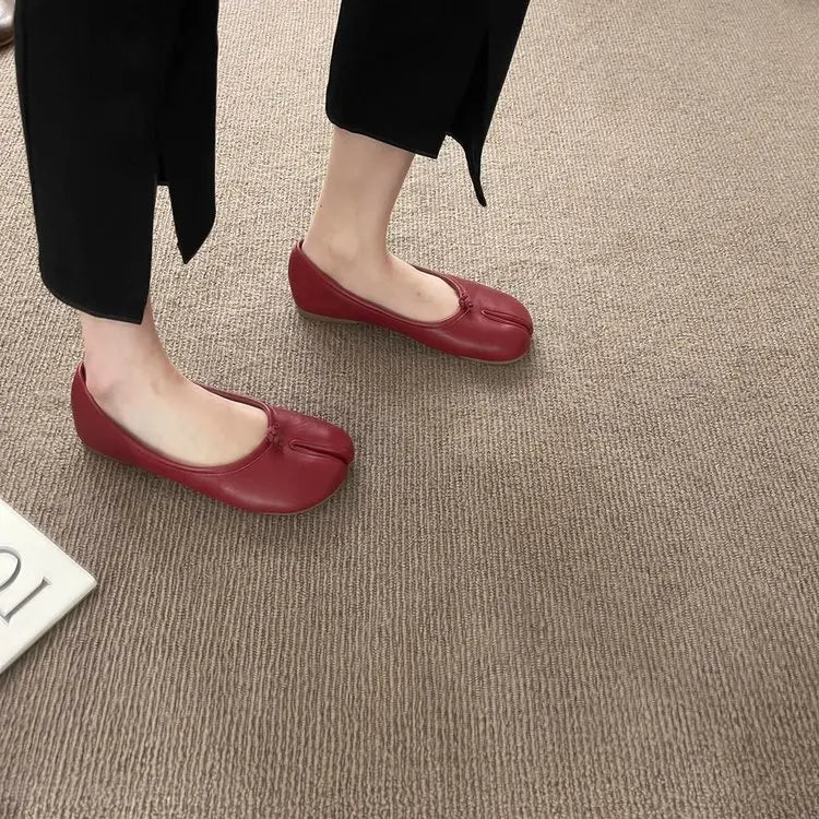 Korean Style Horse-Shoe Split-Toe Women's Shallow Mouth Single Shoes New Slip-On Pig's Trotters Versatile Grandma Flat Loafers