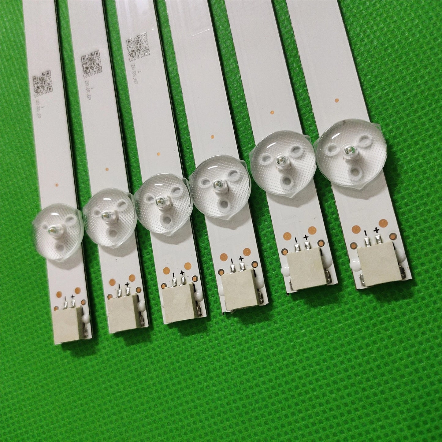 LED strips for  47 TV 47LN5400 47ln575s 47LN613S 47LN613V 47LN6130 47LN6138 47LA620S 47LA6208 47 ROW2.1 REV 0.7 1 L2 TYPE