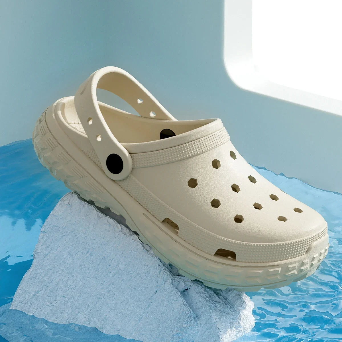 2026 Women and Men's Hole Shoes Summer Non-Slip Outdoor Sandals Closed Toe Shit Feeling Beach Slippers Thick Bottom Soft Bottom