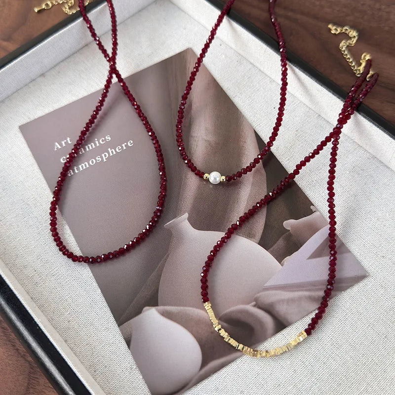 Fashionable Red Pearl Glass Bead Necklace with Unique Design and Luxury Feel for Collarbones