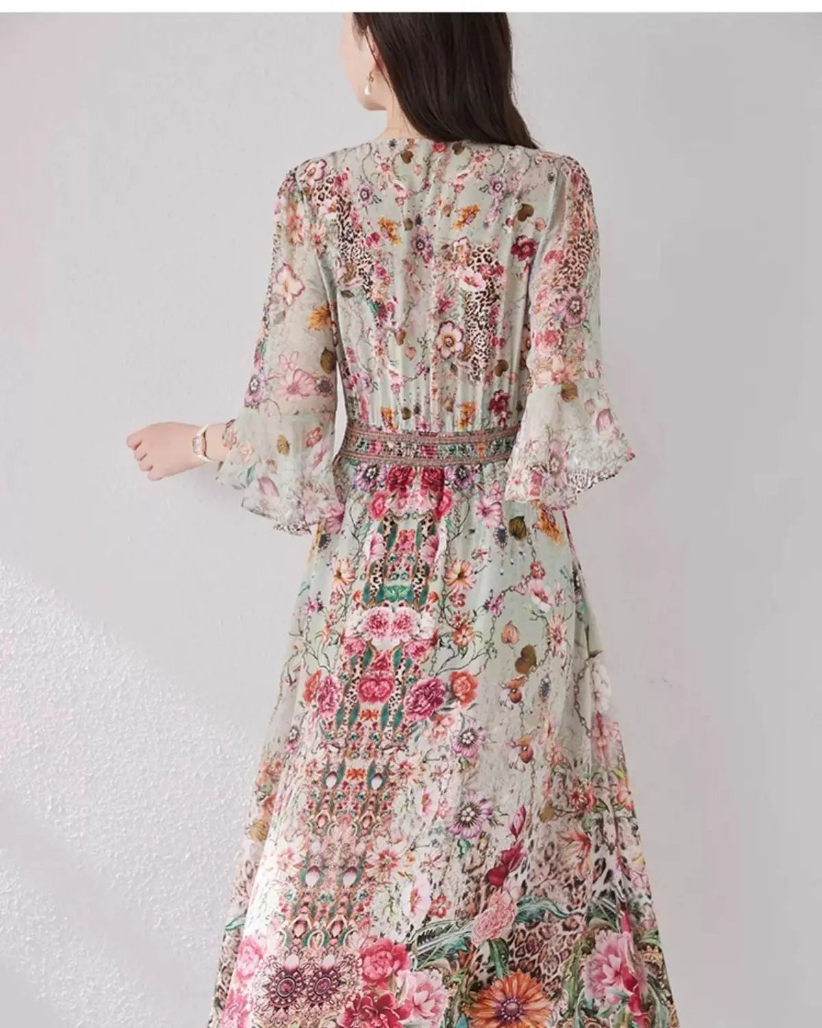 Green Silk Dress for Women in the Summer of 2026 Luxurious High-end Exquisite and Elegant Temperament Mulberry Silk Vacation WLF