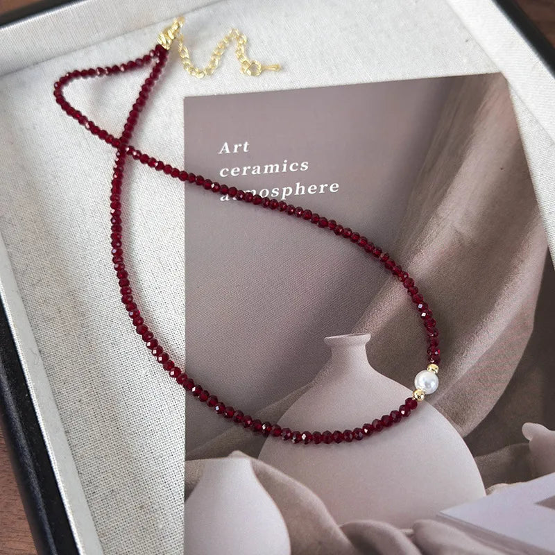 Fashionable Red Pearl Glass Bead Necklace with Unique Design and Luxury Feel for Collarbones