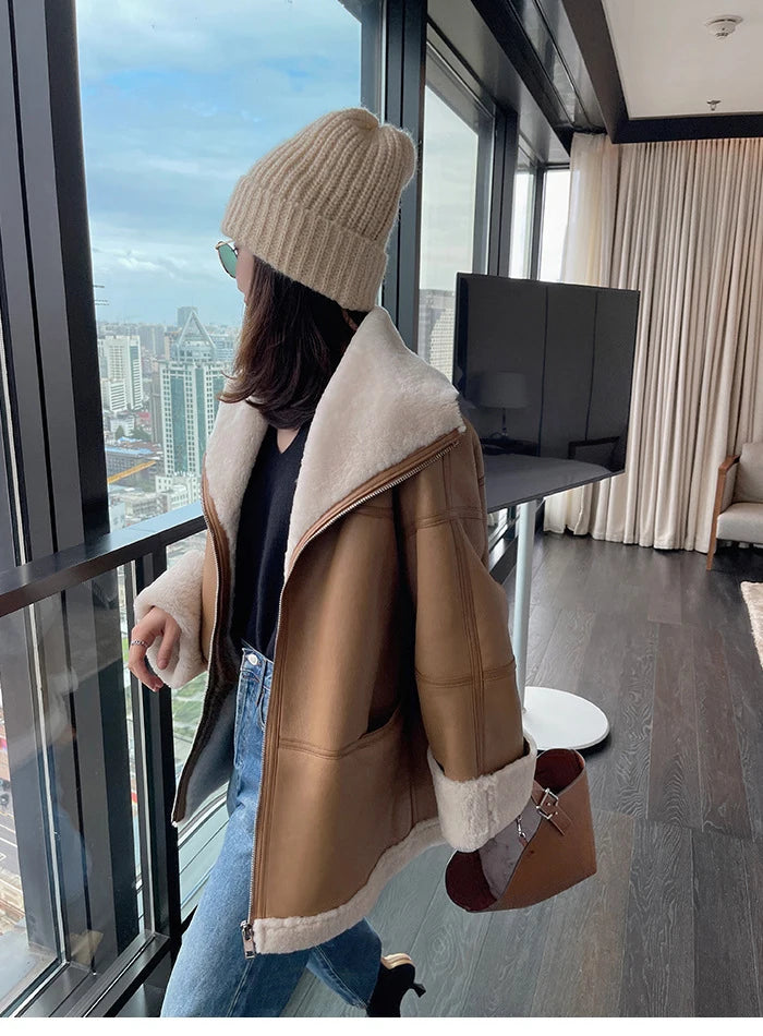 2025 Autumn Winter Fur Integrated Lamb Wool Coat Women's European And American Street Temperament Fashion Locomotive Fur Coat