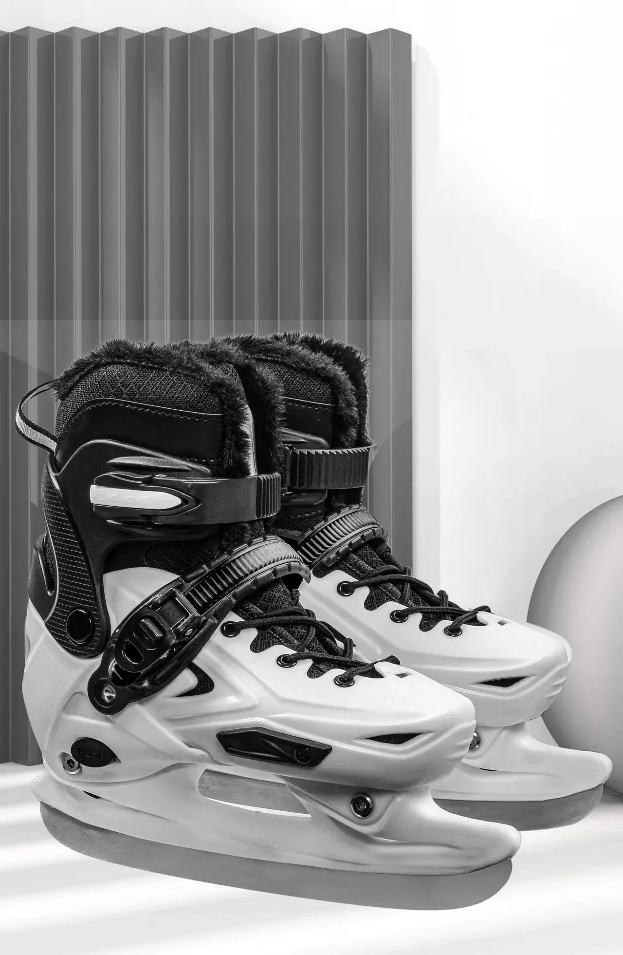 Winter Ice Hockey Balde Shoes Hard Shell Speed Skating Shoes Adjustable Waterproof Warm Thicken Skating Sneakers with Blade