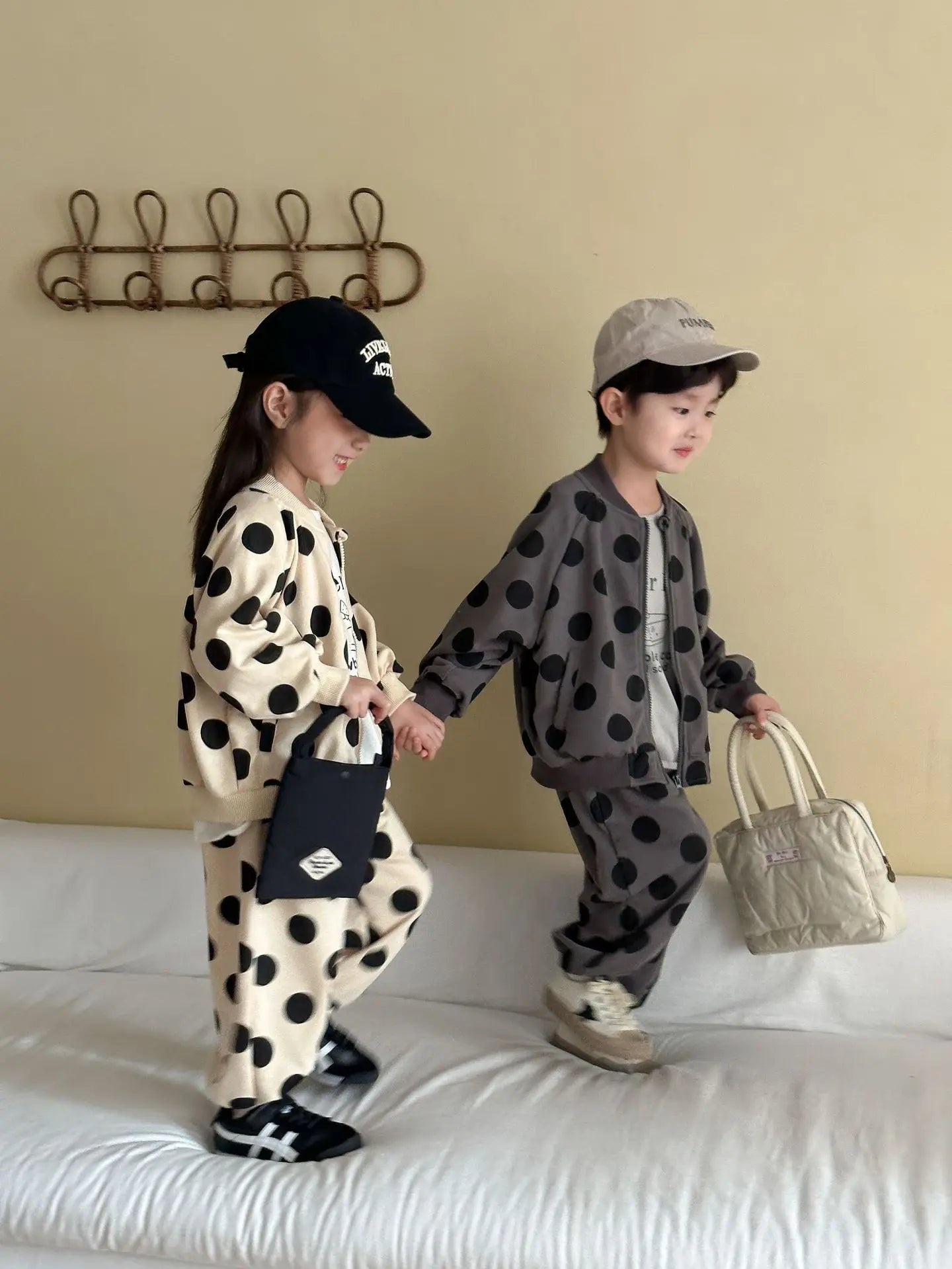 2025 Autumn New Children Long Sleeve Clothes Set Boys Girls Zipper Coat + Sweat Pants 2pcs Suit Kids Casual Polka Dot Outfits