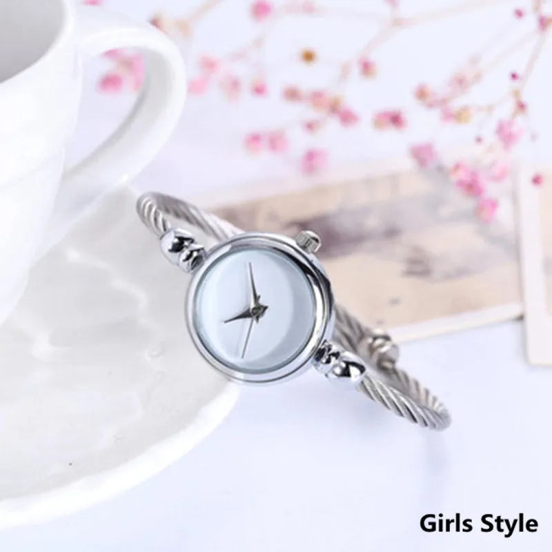 Men Women Fashion Wristwatches Couple Flexible Stretch Band Quartz Watches Man and Ladies Dress Clock Simple Casual Watches