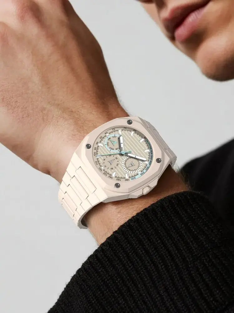 Both men and women can wear this stylish new men's watch. It is a simple black men's quartz watch with Arabic numerals and a cas