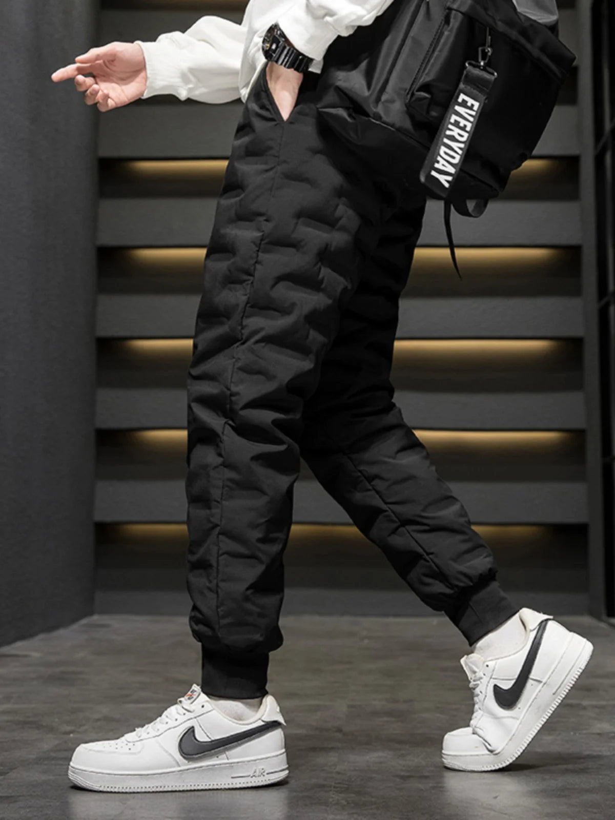 Men's Fleece Lined Thickened Windproof Cotton Pants Large Size Loose Casual Trousers Waterproof Drawstring Warm Lamb Velvet
