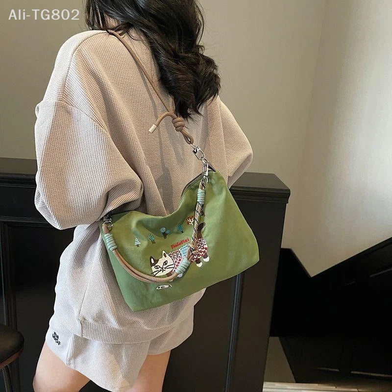 Ladies Tote Bag Lazy Ins Wind Japanese Embroidery Fashion Joker Large-capacity Durable Shoulder Bag Commuter Messenger Bag