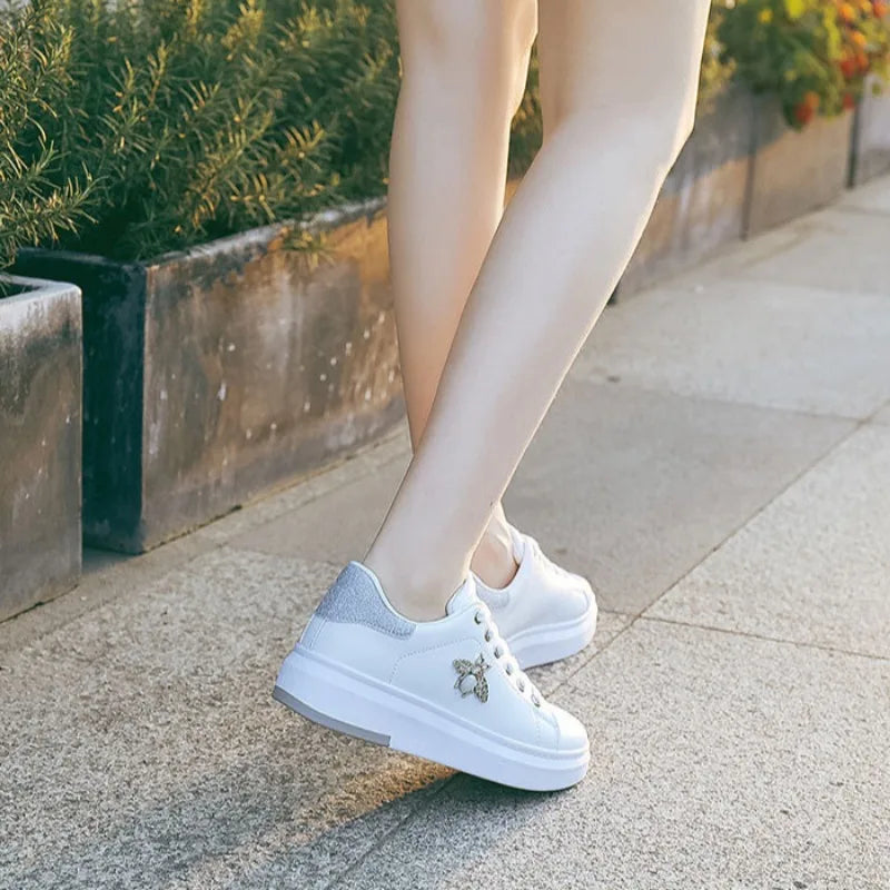 Mujer Women Platform Shoes High Quality Little bee Soft-sole Casual Shoes Female Skatboard Shoe Outdoor No Slip Walking Footwear