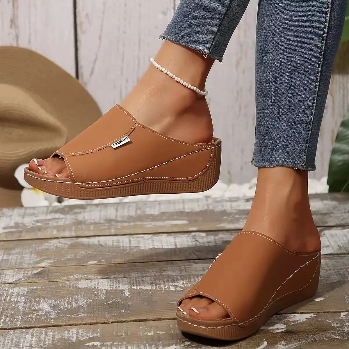 Ladies wear wedge heel sandals, solid color open toe thick soled shoes, summer comfortable slippers, ventilated and easy to wear