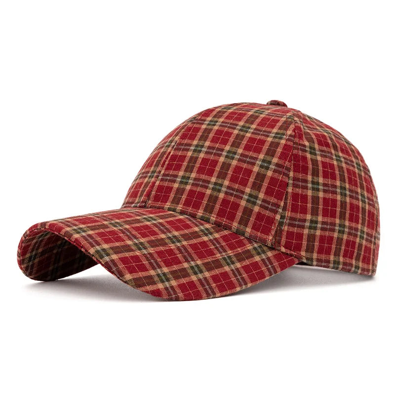 The retro and fashionable color-blocked checkered baseball cap is suitable for daily casual shopping, outings and dates