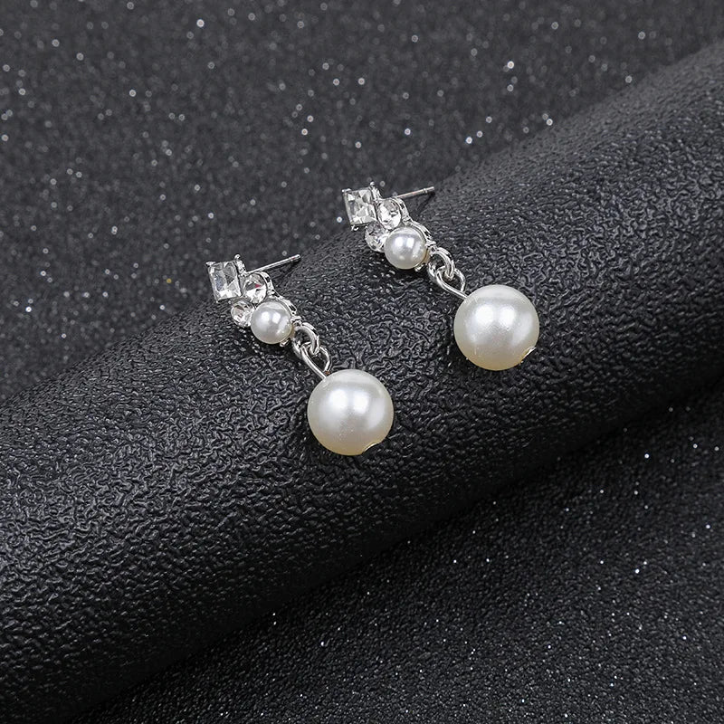 New pearl gemstone jewellery woman necklace set for women jewelry sets light luxury Women's earrings lock bone chain alloy