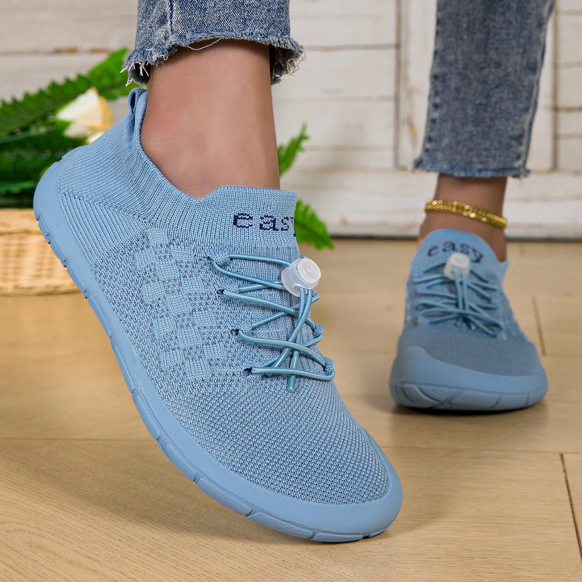 Women Minimalist Hiking Shoes Wide Fit Breathable Soft Bottom Anti-Slip Thin Sole Mountaineering Footwear for Outdoor Activities