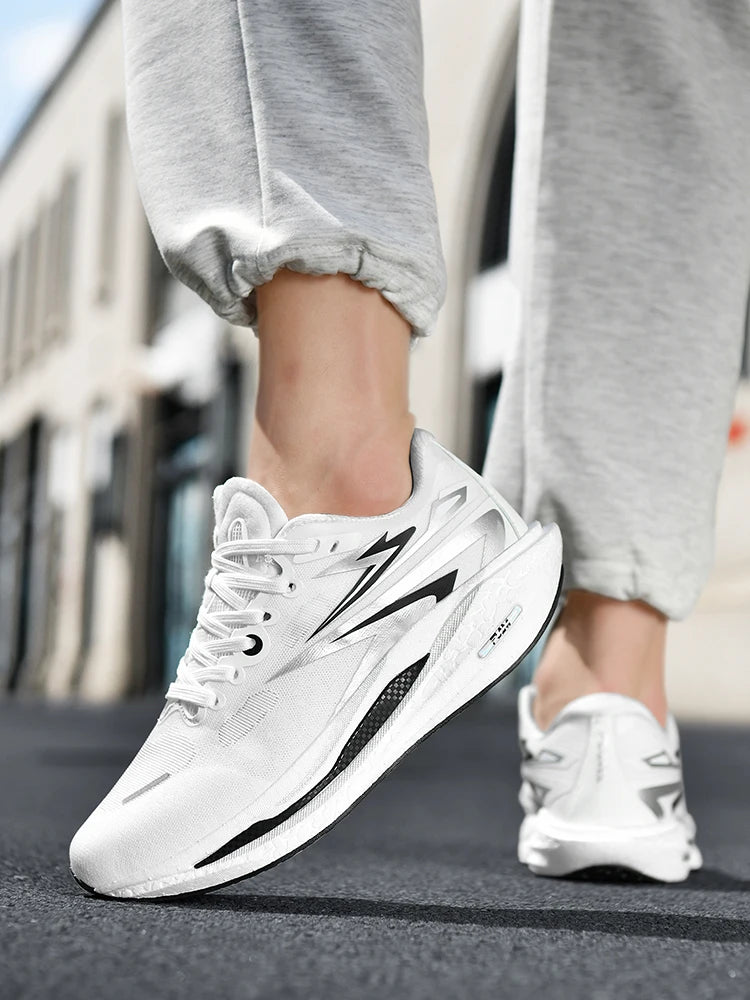 Running shoes for Outdoor use, Fashionable for Both Men and Women, Comfortable and Breathable sports and Casual shoes. black 10