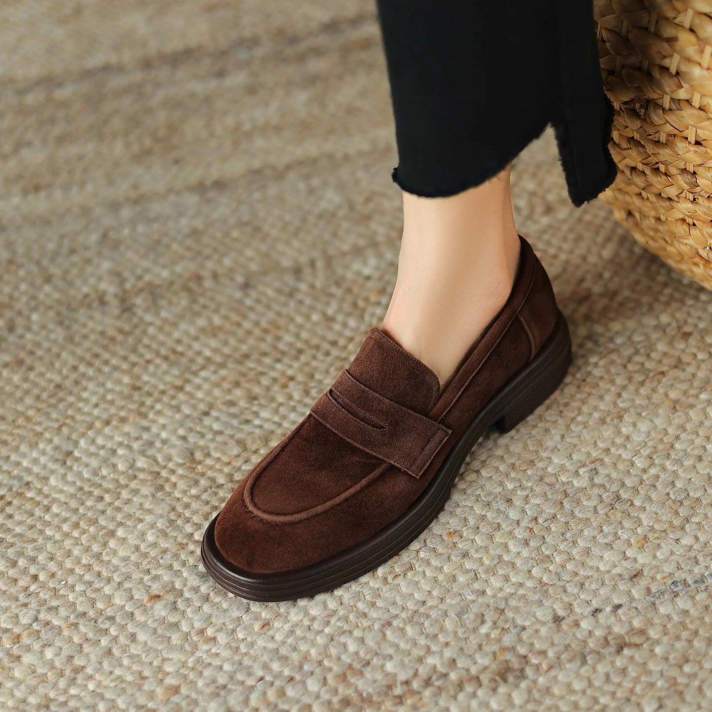 Krazing Pot Sheep Suede Size 34-41 Round Toe Med Heels Retro Mature Loafers Slip On Casual Spring Shoes Dating Brand Women Pumps