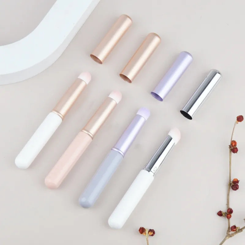 Round Head Lip Brush with Cap Lip Stain Brush Mini Portable Traveling Lipstick Brush Short Handle Professional Concealer Tools