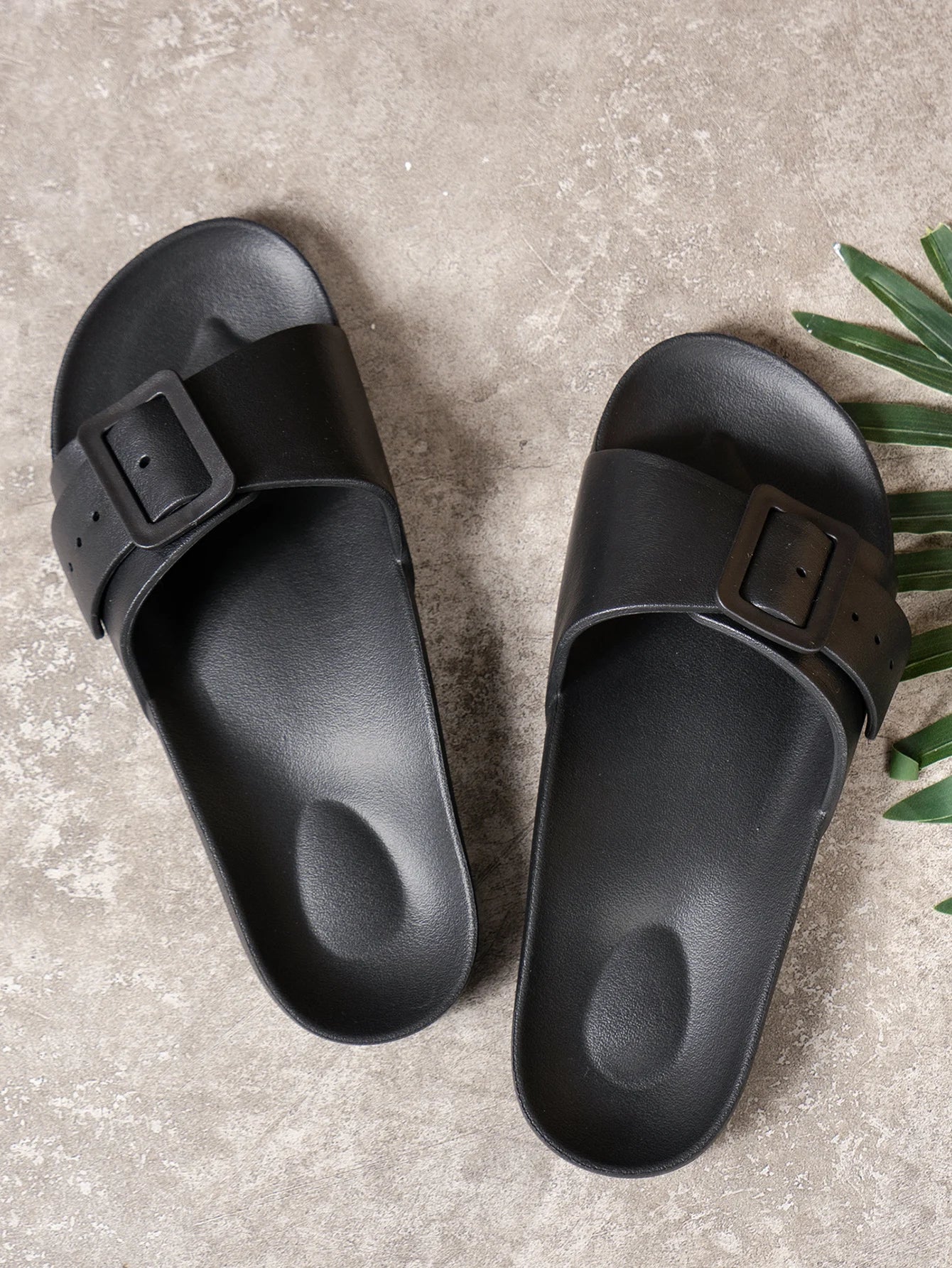 Women's Fashion Slippers Waterproof Non-Slip Soft Sole Wear-Resistant Home Outdoor Slip-On Comfortable Slippers