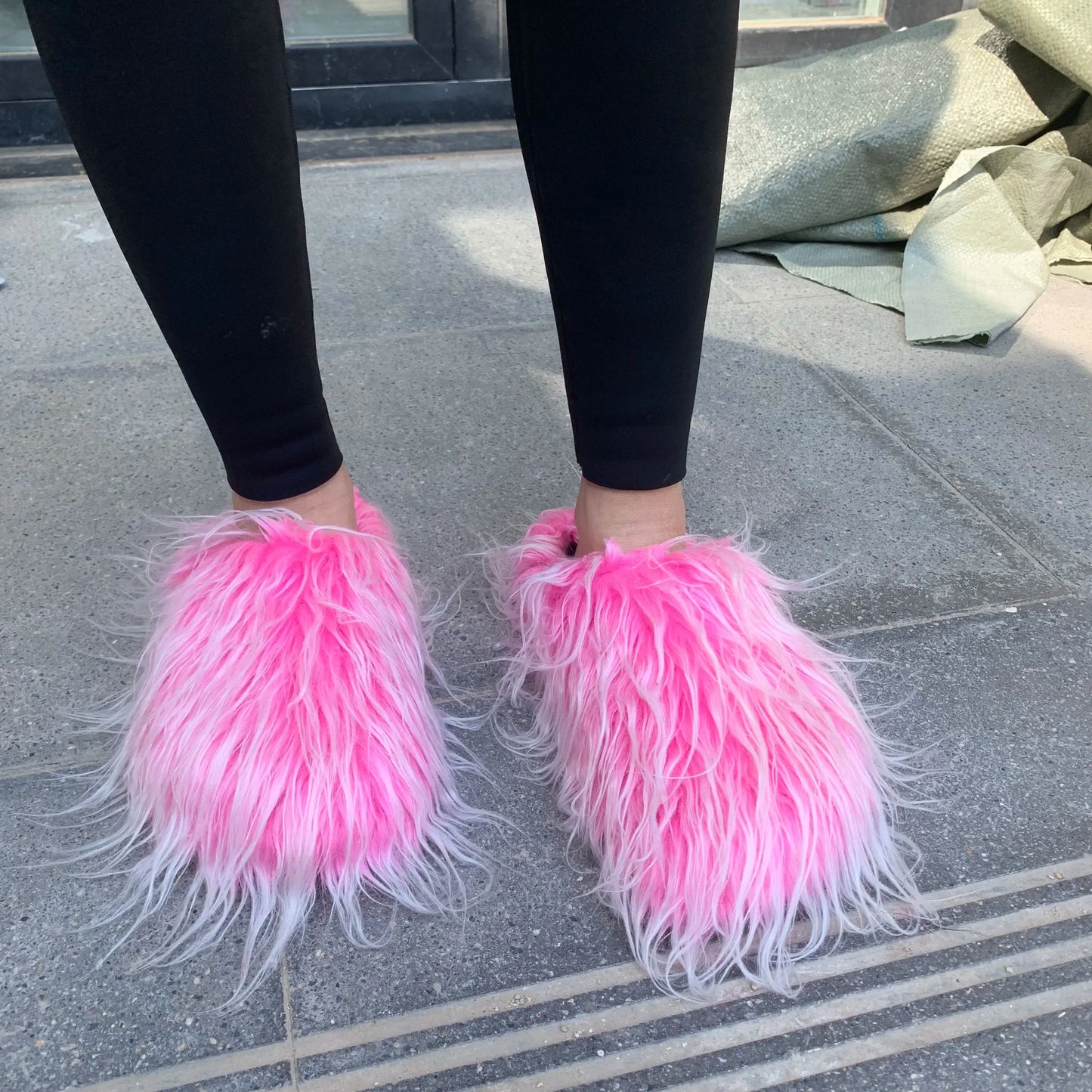 2025 Summer Brand New Fashion Leisure Round Toe Horse Hair Slippers for Women Elegant Flat Platform Slip-on Big Size Shoes 42 43