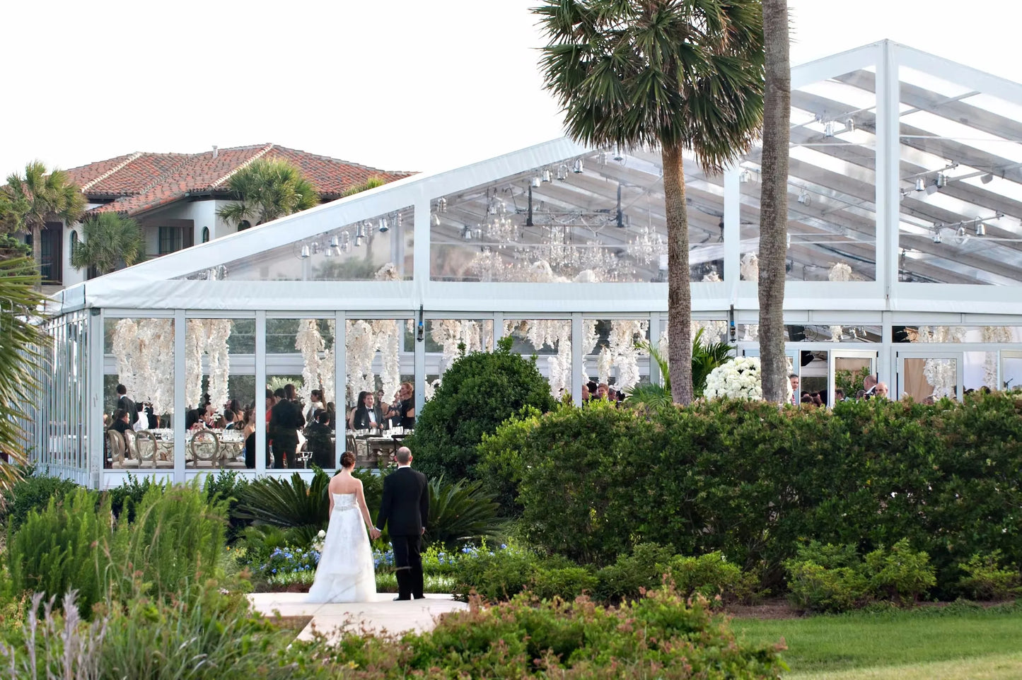 Durable Frame Tents for Concerts, Weddings, Outdoor Events Accommodate 200-1000 People
