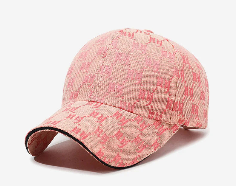Elegant and Trendy White Baseball Cap: A Blend of Style and Versatility
