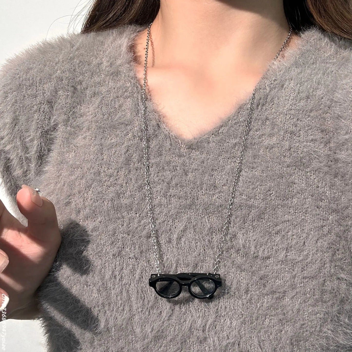 Artistic Glasses Shaped Necklace Niche Design Style Glasses Pendant Necklaces Simple Versatile Jewelry Fashion Necklace Gift