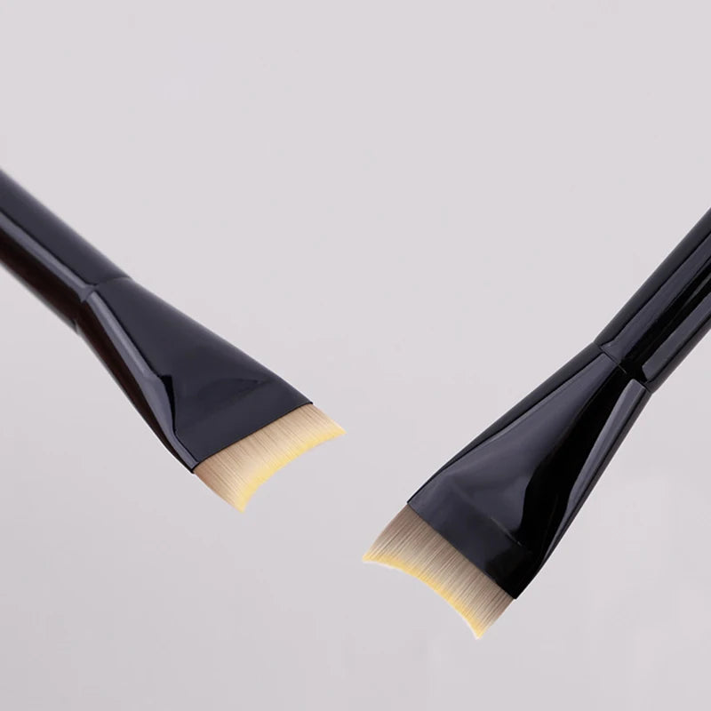 1PCS Ultra Thin Crescent Foundation Brush Lightweight Face Contour Brush Black Handle Contour Brush Mixed Foundation Cream Tool